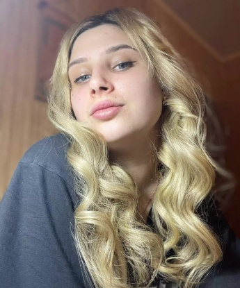 ✨ Ласковая, чувственная и опытная... это все обо мне! 😘 Я индивидуалка, специализирующаяся на создании незабываемых эмоций и ощущений. Моя цель - удовлетворить твои самые сокровенные желания и фантазии. У меня есть несколько изюминок, чтобы сделать нашу встречу эксклюзивной и неповторимой. 😉 Мои услуги включают классический и эротический массаж, оральный и классический секс, а также ролевые игры и другие разнообразные удовольствия. 💋 У меня много положительных отзывов от довольных клиентов, которые ценят мою нежность и профессионализм. 🌟 Для твоей уверенности я прикладываю фото, чтобы ты мог увидеть, насколько я привлекательна. Принимаю инкогнито в уютной квартире в центре Москвы. Оставься сомной на несколько часов и я подарю тебе незабываемую ночь! 💃🏻🔥 Зоя