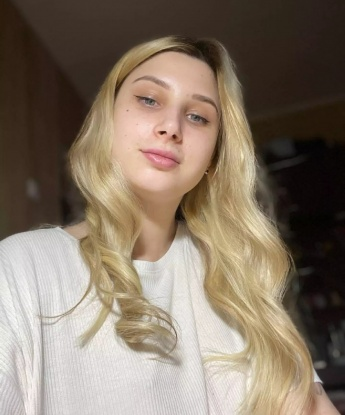 ✨ Ласковая, чувственная и опытная... это все обо мне! 😘 Я индивидуалка, специализирующаяся на создании незабываемых эмоций и ощущений. Моя цель - удовлетворить твои самые сокровенные желания и фантазии. У меня есть несколько изюминок, чтобы сделать нашу встречу эксклюзивной и неповторимой. 😉 Мои услуги включают классический и эротический массаж, оральный и классический секс, а также ролевые игры и другие разнообразные удовольствия. 💋 У меня много положительных отзывов от довольных клиентов, которые ценят мою нежность и профессионализм. 🌟 Для твоей уверенности я прикладываю фото, чтобы ты мог увидеть, насколько я привлекательна. Принимаю инкогнито в уютной квартире в центре Москвы. Оставься сомной на несколько часов и я подарю тебе незабываемую ночь! 💃🏻🔥 Зоя